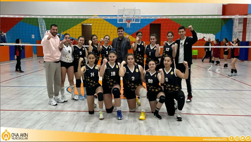Lise Voleybol Kız Takımımız grubunda son ma&ccedil;ı olan Dr Rıdvan Binnaz Ege Anadolu Lisesini bug&uuml;n oynanan ma&ccedil;ta 2-0 yenerek grubundan 1. olarak &ccedil;ıkmıştır.