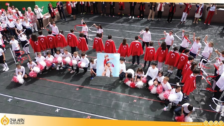 K&uuml;&ccedil;&uuml;k Hanımlar K&uuml;&ccedil;&uuml;k Beyler, Sizler hepiniz geleceğin bir g&uuml;l&uuml;, yıldızı, bir mutluluk parıltısısınız. Memleketi asıl aydınlığa boğacak sizsiniz. Kendinizin ne kadar m&uuml;him, kıymetli olduğunuzu d&uuml;ş&uuml;nerek, Ona g&ouml;re &ccedil;alışını