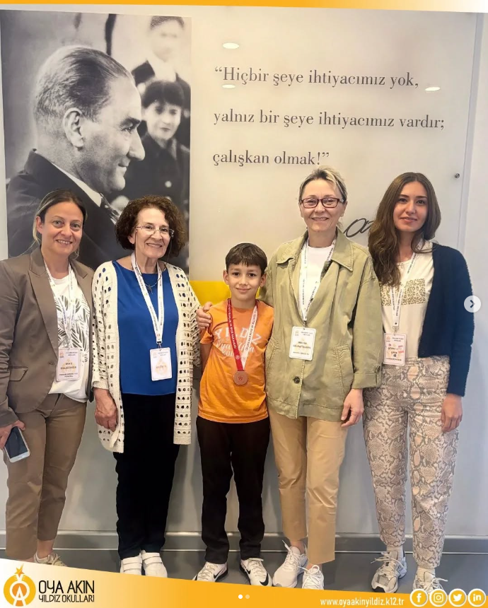 Oya Akın Yıldız Portakal &Ccedil;i&ccedil;eği İlkokulu 4. sınıf &ouml;ğrencimiz sevgili Muzaffer Tun&ccedil;, 10 yaş UGP grup m&uuml;sabakasında Erkekler 50m ve 100m Kurbağalama dallarında 1. olmuştur. &Ouml;ğrencimizi tebrik ediyoruz. Yıldızınız hep parlasın